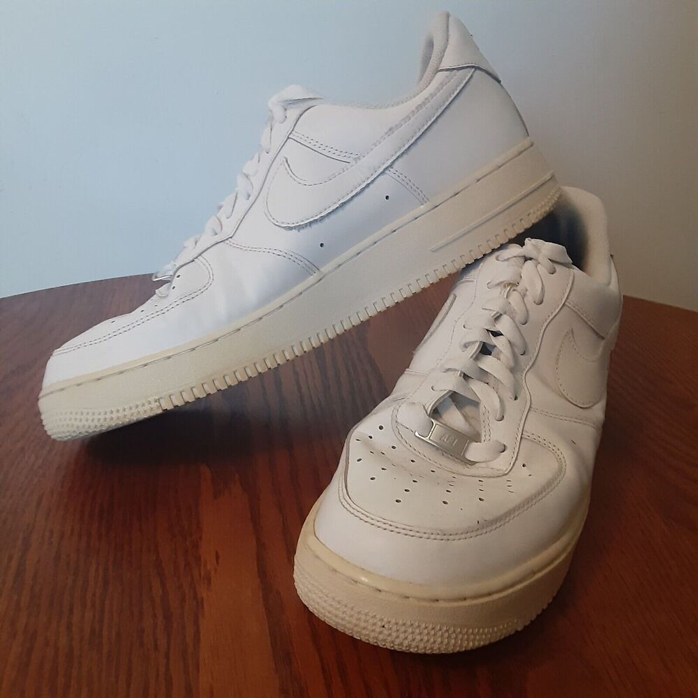Nike Air Force 1 Low Top Sneakers Men Size 10.5 Athletic Shoes 318122-111 White